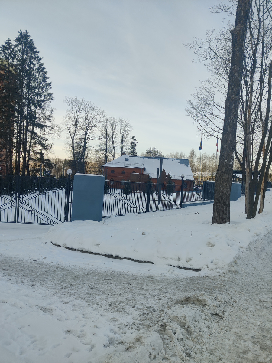 Здание музея с боку