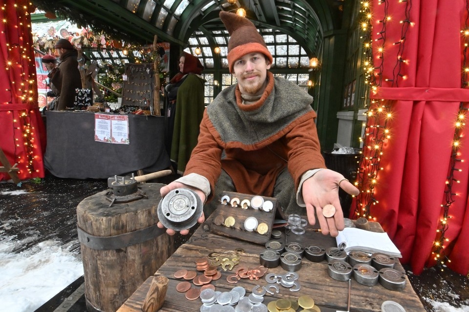    Более 70 кузнецов на выставке «Дархан Уус» в Якутске Владимир ВЕЛЕНГУРИН