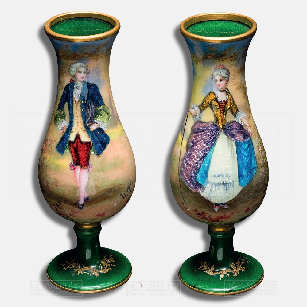 Парные вазы с живописной эмалью в виде изображений кавалера и дамы и пейзажей. Художник Vallet. Вторая половина XIX в. Медный сплав, живописная эмаль, фольга. Источник: https://sammlung.ru/?p=78797