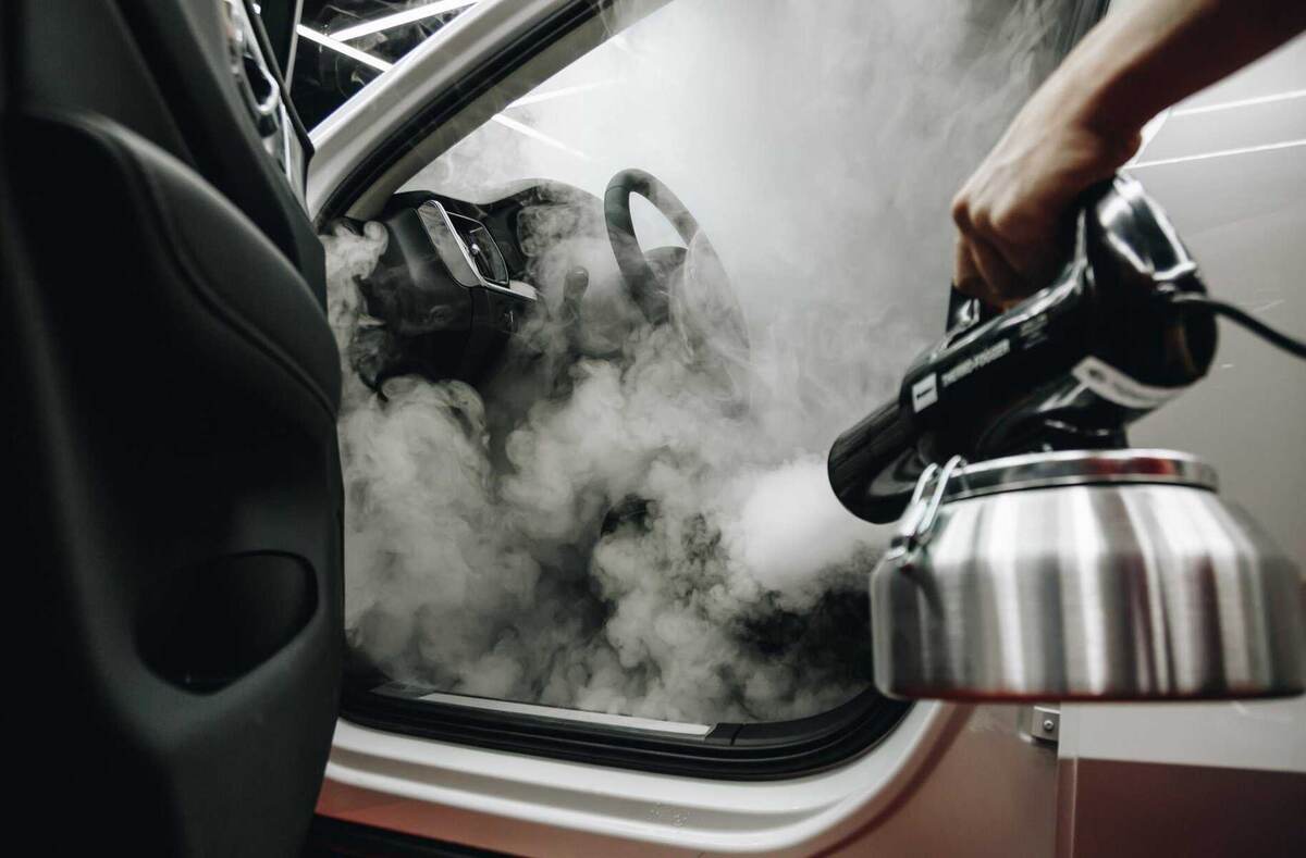 Глубокая очистка: газ уничтожает сам источник запаха.