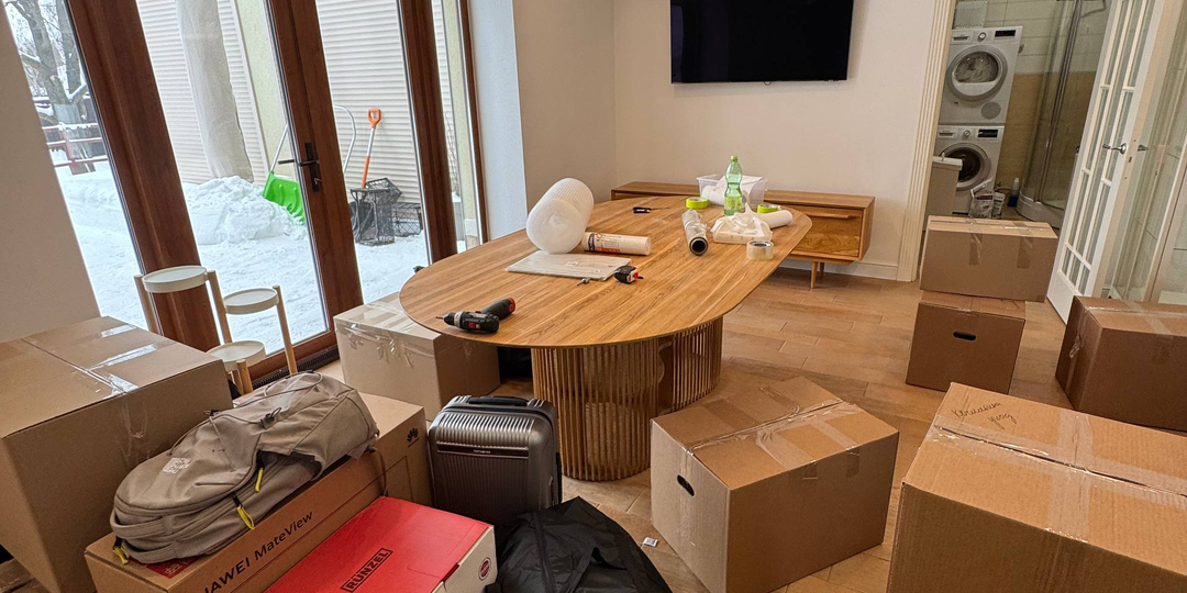 Упаковали всю жизнь в коробки и переезжаем из дома