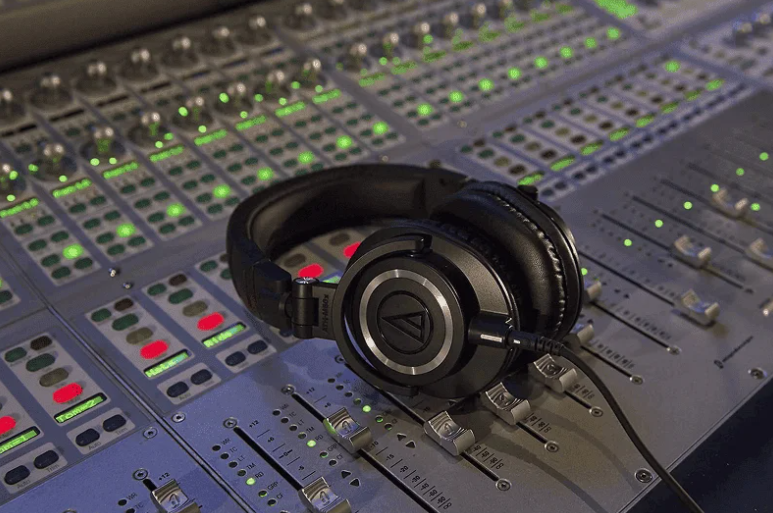 Audio-Technica ATH-M50x — наушники для работы и жизни