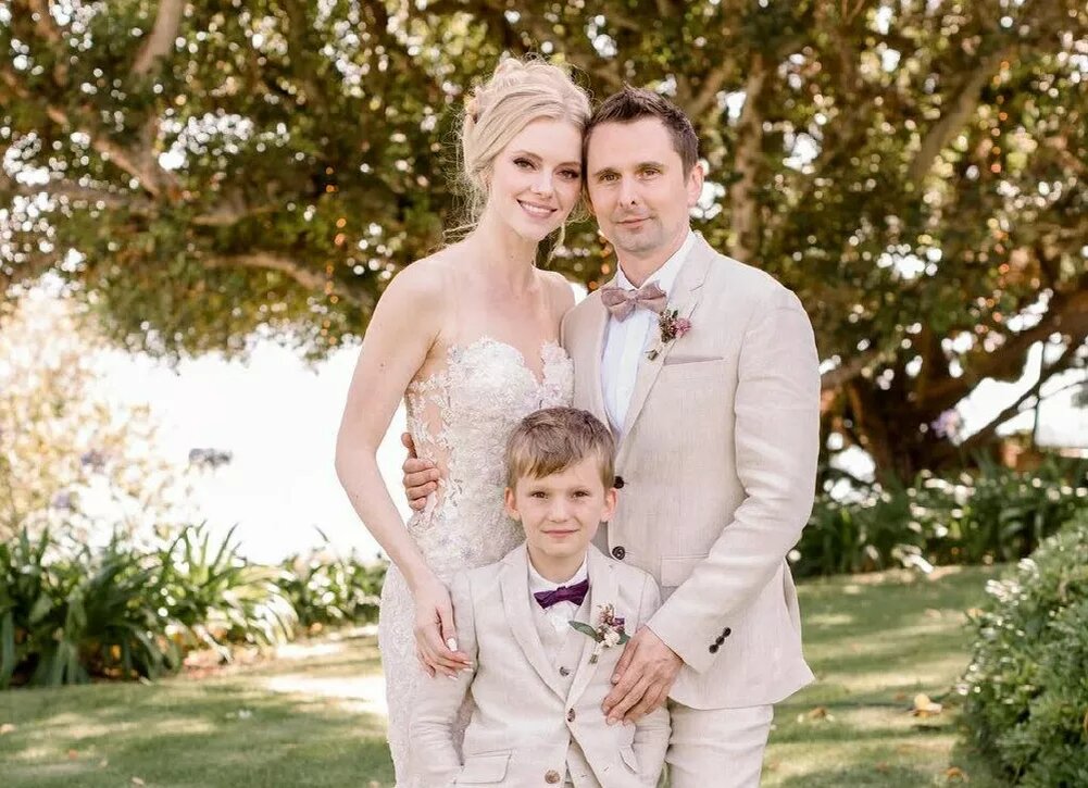    Фронтмен группы Muse Мэттью Беллами расстался с женой-моделью и уже нашел себе другую