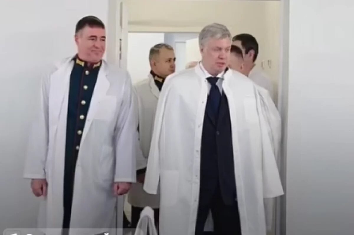    Русских навестил бойцов, которые проходят лечение в военном госпитале