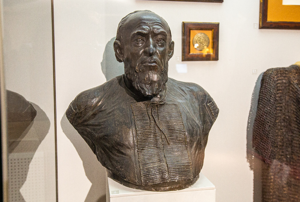 Александровская слобода. Скульптурный портрет-бюст Ивана Грозного. Александров, Владимирская область. Фото автора статьи 