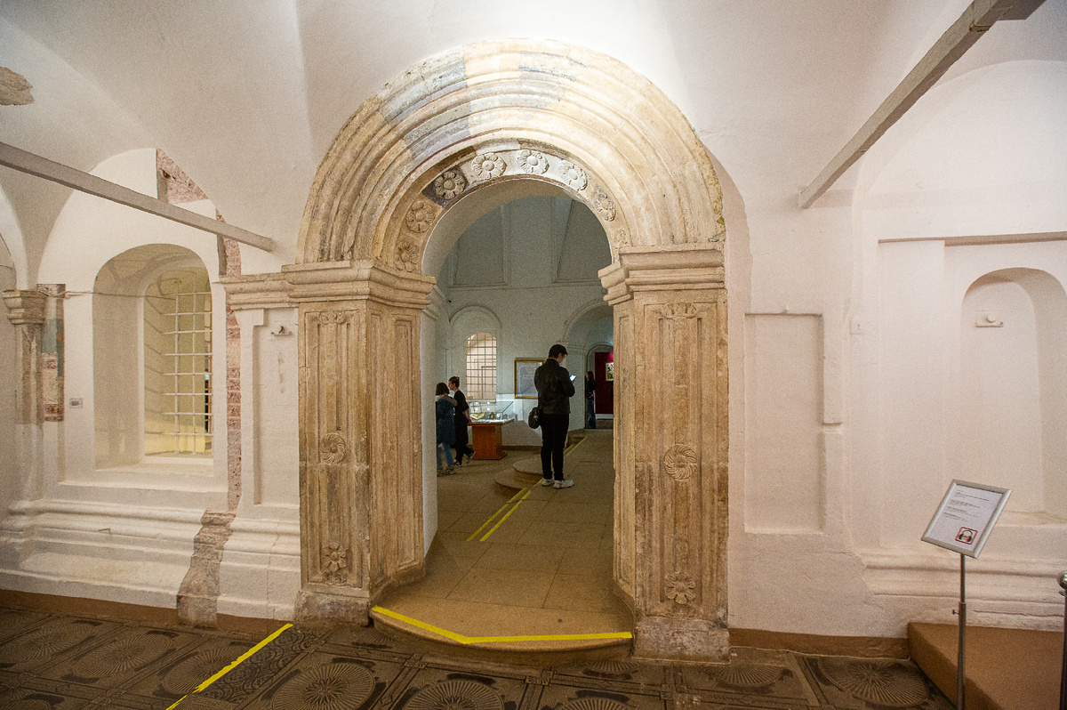 Александровская слобода. Детали и архитектурные элементы церкви 16 века. Александров, Владимирская область. Фото автора статьи 