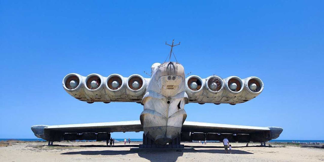 Достопримечательности Дербента: экраноплан «Лунь»