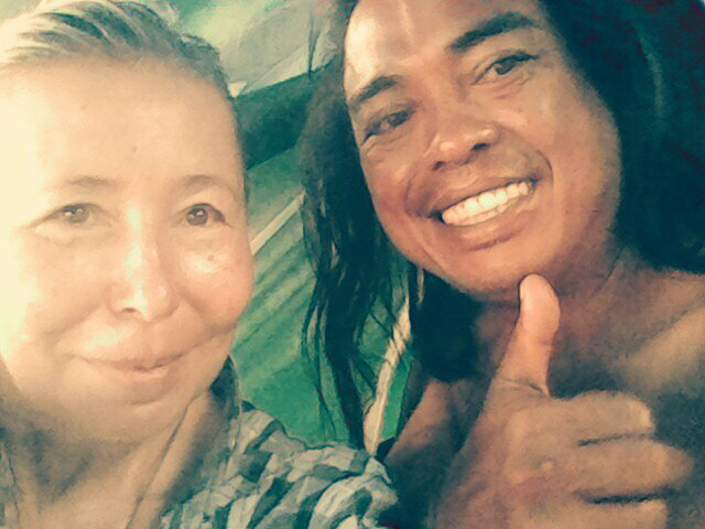 Они завернули, села, им куда то недалеко. Поболтали, посмеялись😊 и они решили оплатить мой проезд на поезде, это на рубли около тысячи.Я ,кстати, изо всех сил отказывалась.