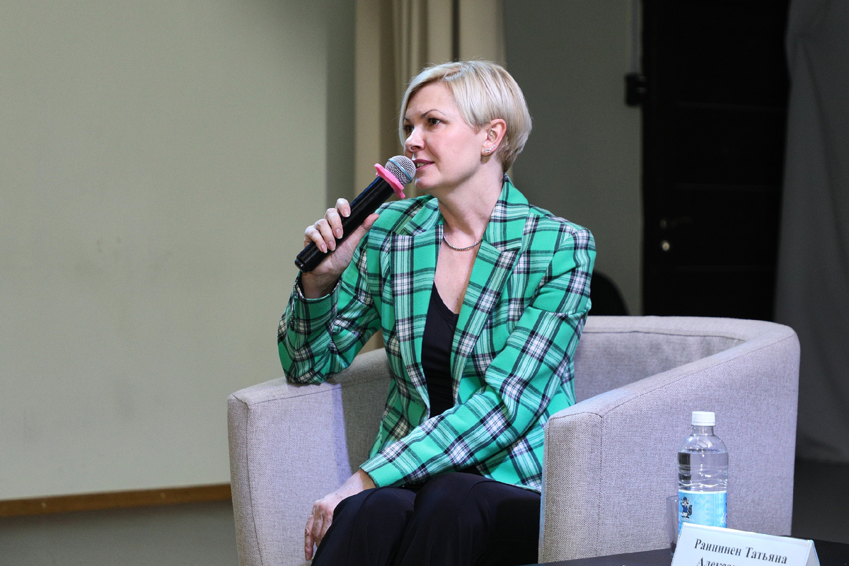 Татьяна Раннинен на встрече со сменовцами