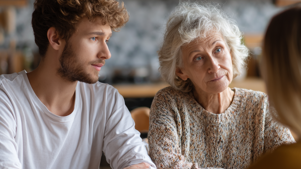 Мы живем с родителями. Это убивает наши отношения. Что делать?