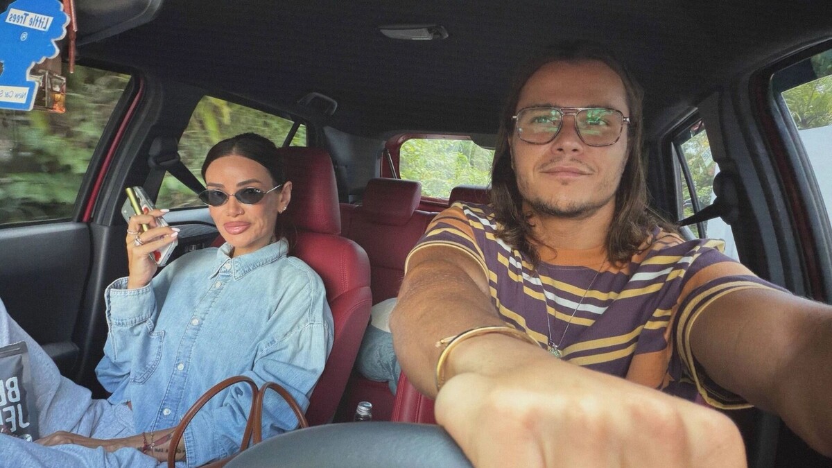    Степан Кузьменко и Айза Ли-Луна Ай прилетели в Джакарту для росписи.   TG / Айза Лилуна Ай