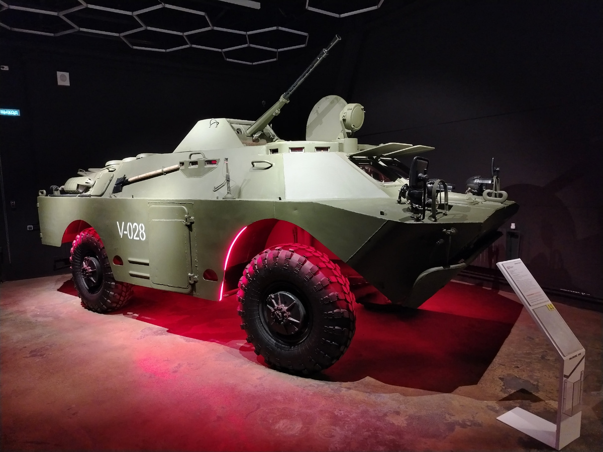 Собственно сам БРДМ-2, листаем