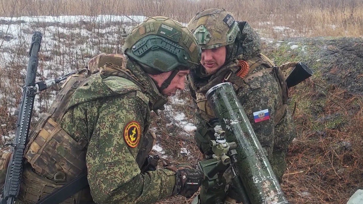    Россия СВО армия миномет военный