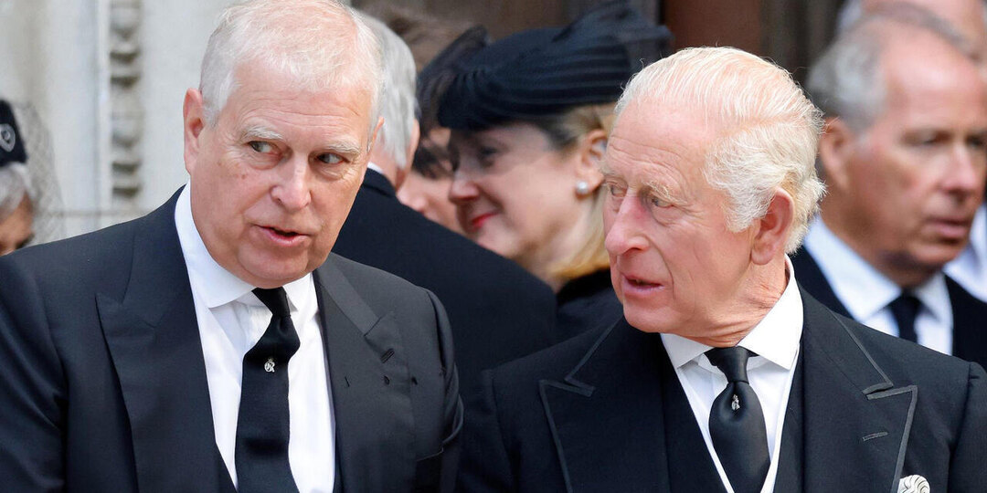 Король Карл мог быть в курсе похождений принца Эндрю на вечеринках Эпштейна: найдено секретное письмо