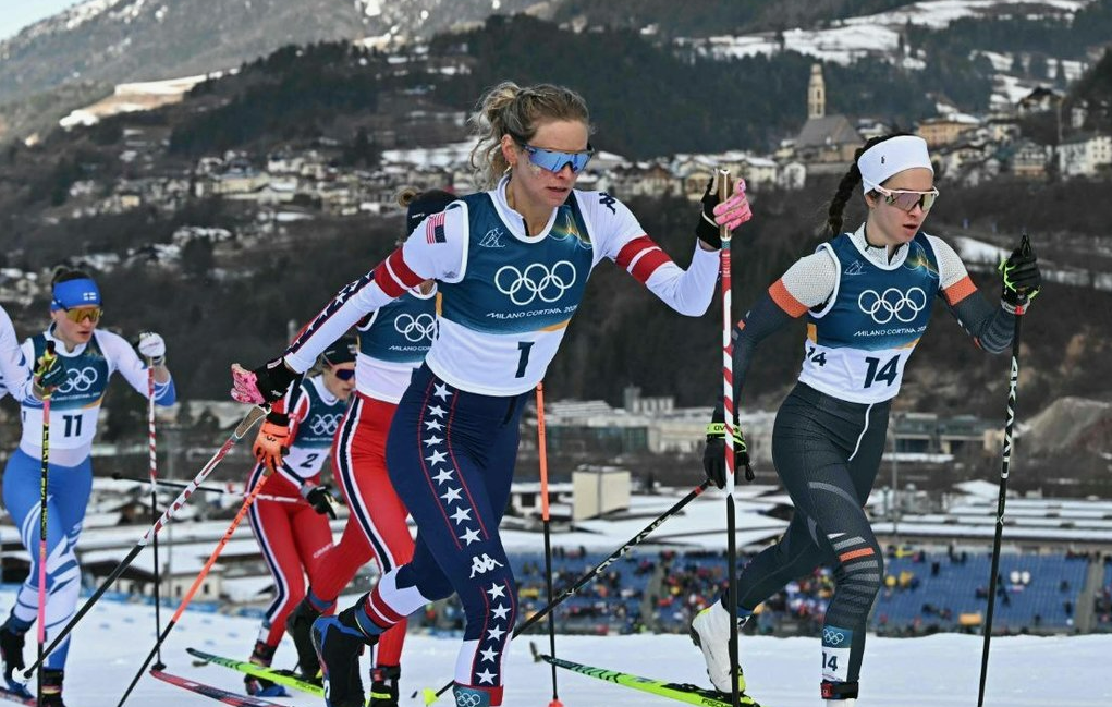 Дарья Непряева (справа) не смогла громко хлопнуть дверью на Олимпиаде. Фото: соцсети