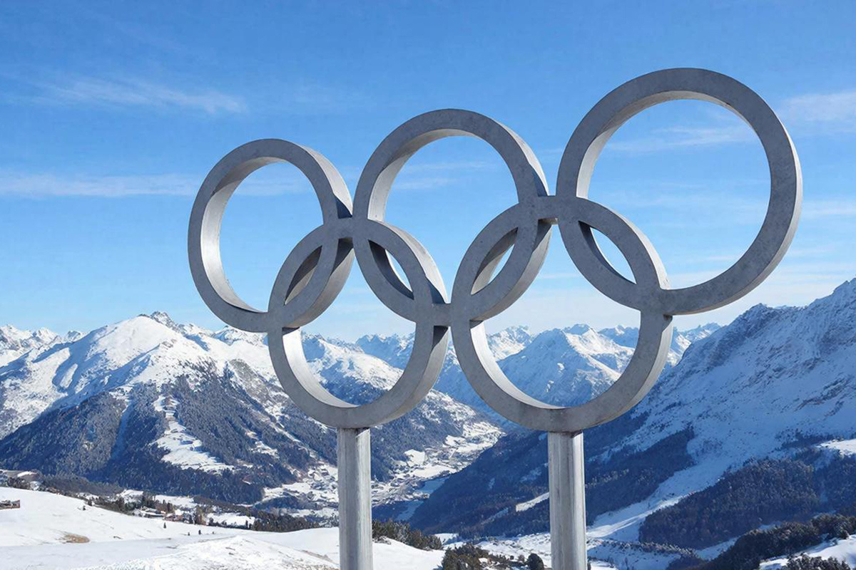 Спортсмен завоевал серебро в ски-альпинизме.  Фото: Изображение сгенерировано с помощью ИИ / Светлана Возмилова