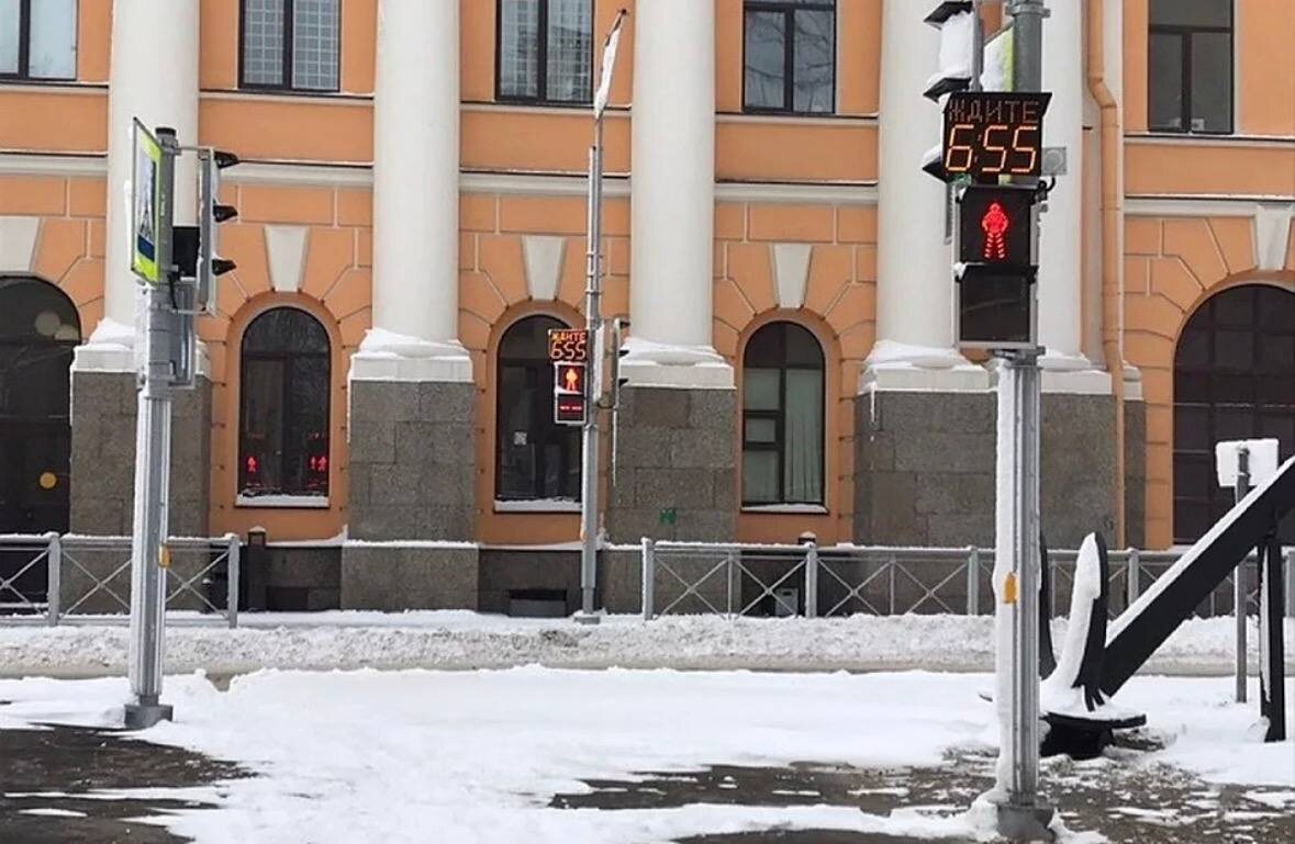 
Пешеходный переход на Лоцманской улице. Источник: https://www.spb.kp.ru/online/news/3406418/