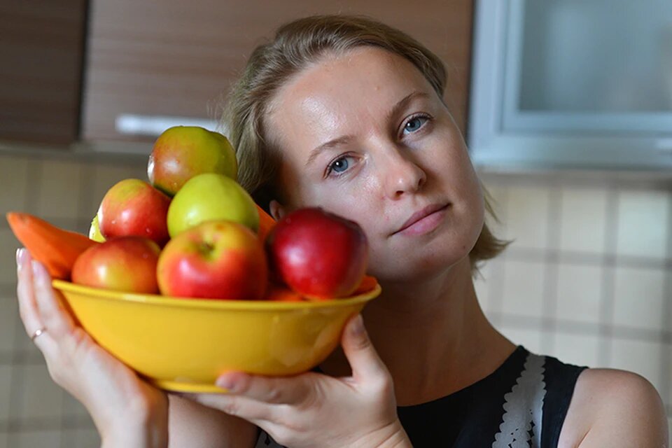 В процессе поедания яблок производится гормон, который посылает в мозг сигналы о насыщении. Фото: Олег РУКАВИЦЫН