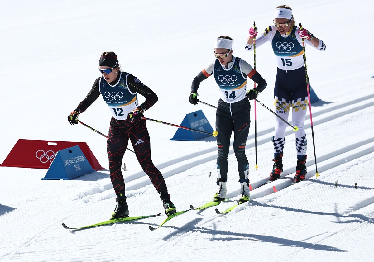  Слева направо: Катарина Хенниг (Германия), Дарья Непряева (Россия), Эмма Рибом (Швеция). © FILIP SINGER, EPA / TASS