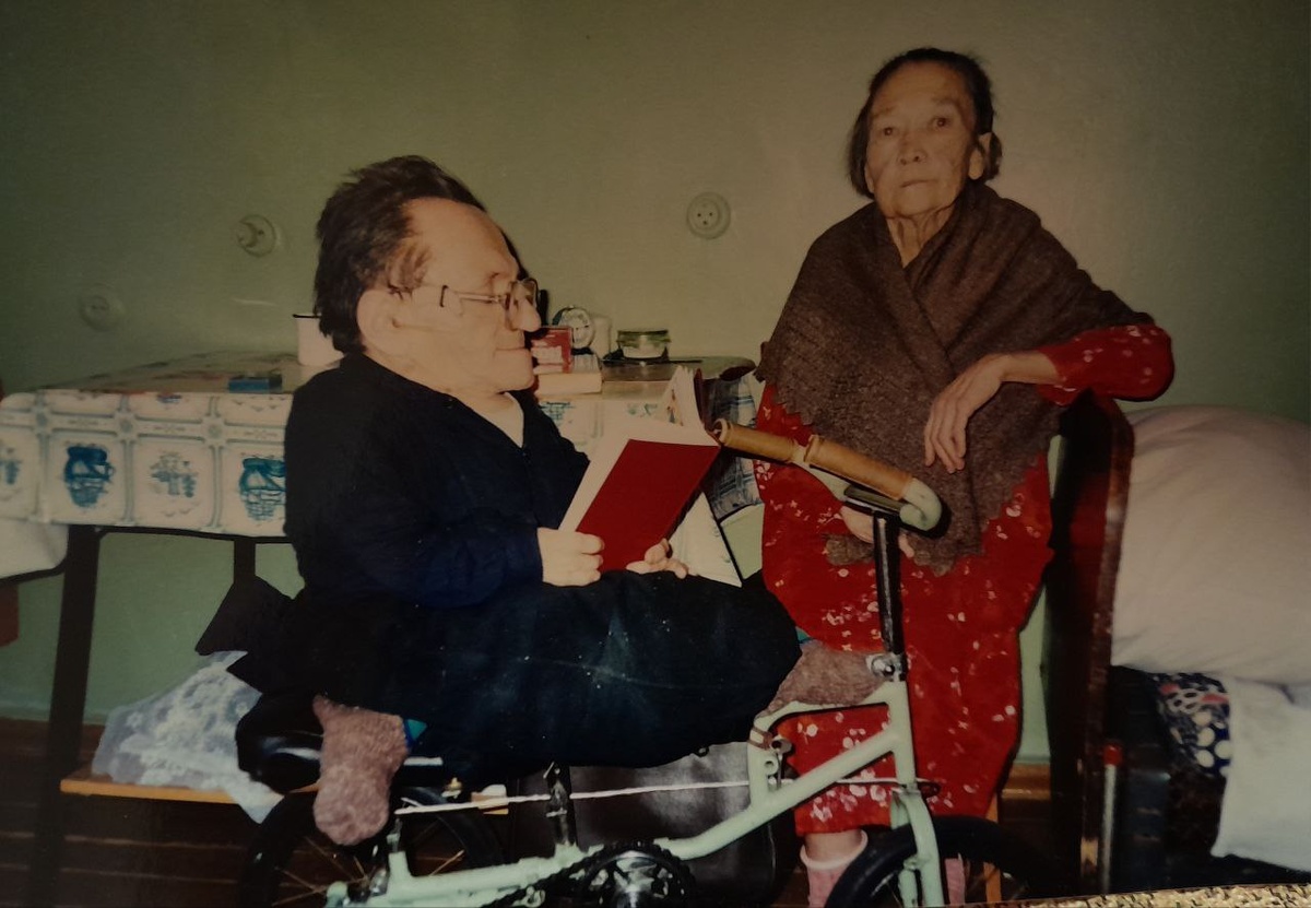Фото Кости Морозова с супругой в Доме престарелых (1999 г, Димитровград)