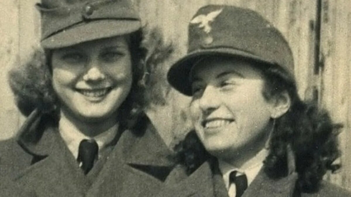 Девушки Люфтваффе. Источник: https://clck.su/hpIRS