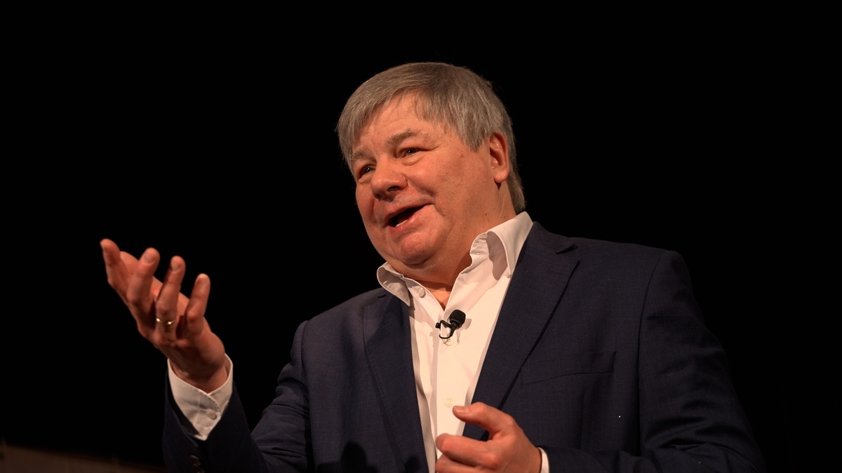 Народный артист России Виктор Никитин