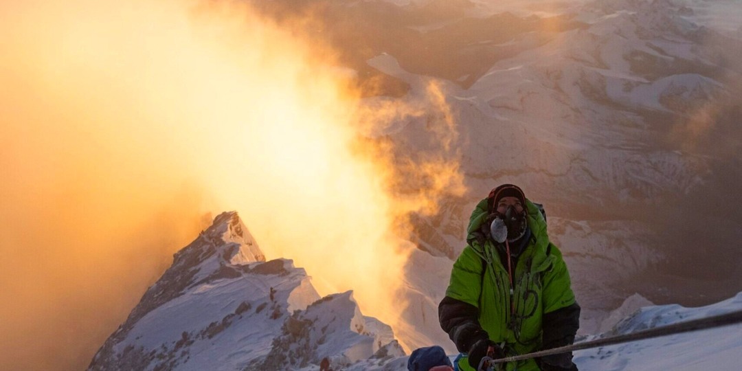 Северная сторона Эвереста может быть закрыта этой весной из-за скандального шоу с фейерверком