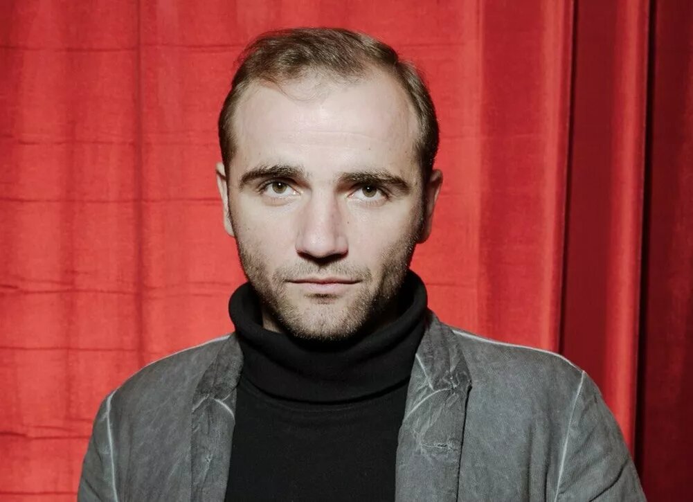    Максим Стоянов: "Серьезные драматические сцены — это терапия души"