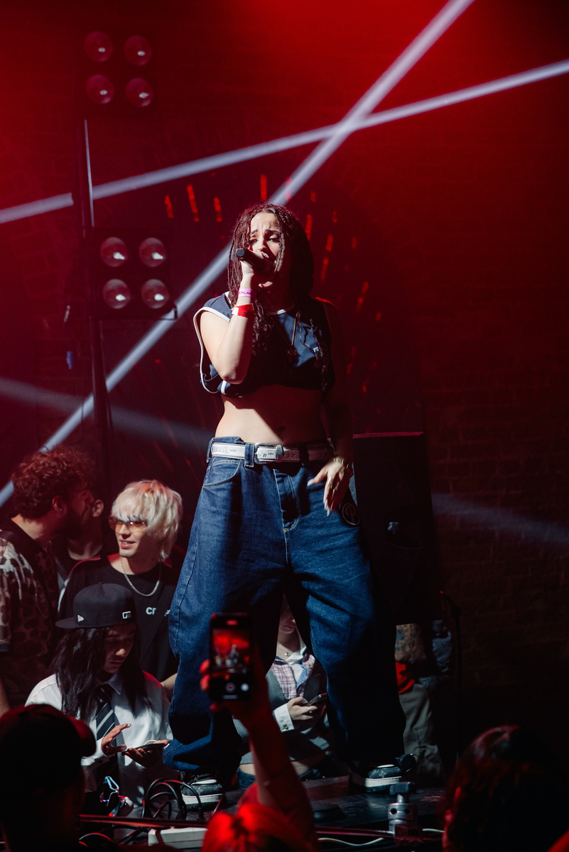 Масштабный, ночной концерт HIGH SCHOOL от JOLLYEAR PLACE на площадке Gazgolder Club!