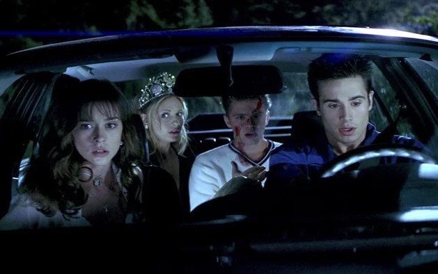 Сара Мишель Геллар и Фредди Принц-младший в ленте «Я знаю, что вы сделали прошлым летом»