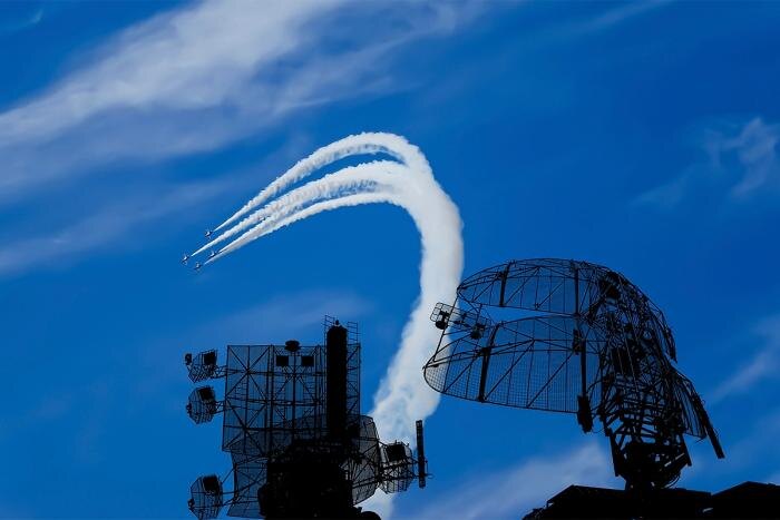 Обложка © Shutterstock / FOTODOM / VLADJ55