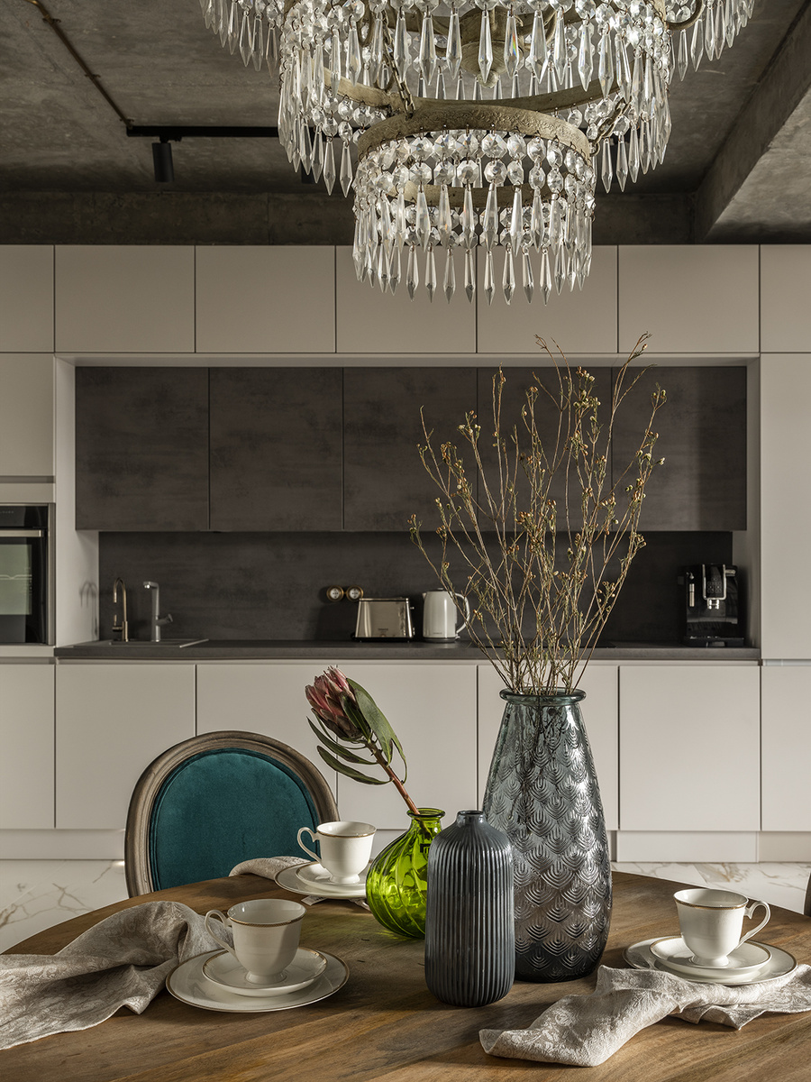 Фото из реализованного интерьера, квартира на ул. Мосфильмовская. Дизайнер И.Кривцова, фото Д.Александрова, стилист П.Рожкова (Happy Collections)