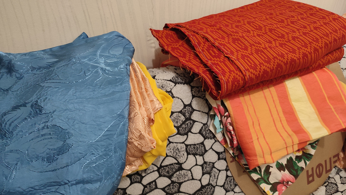 Вот такие у меня будут яркие мешки под опилки. Вернее, не у меня, а у сестры. 