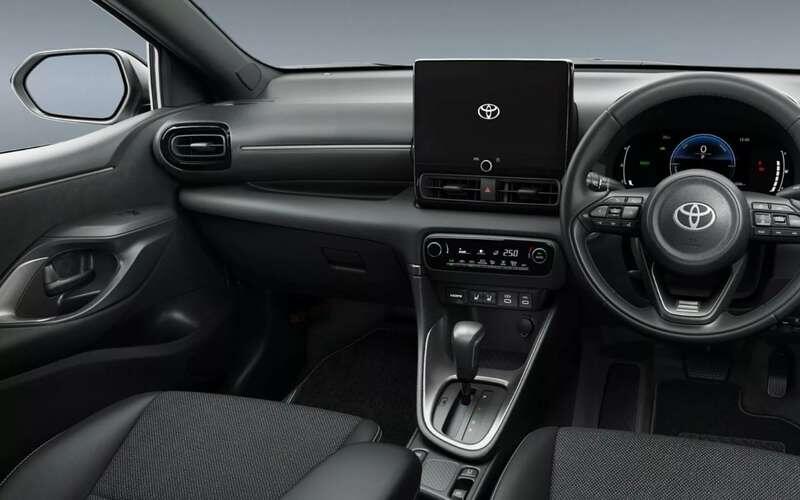 Toyota Yaris Urbano📷
