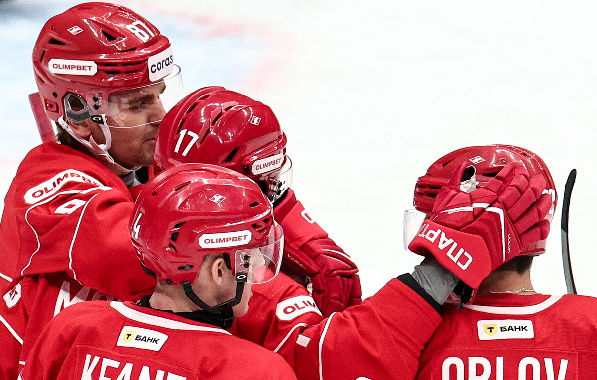    Хоккеисты "Спартака"  Софья Сандурская/ТАСС