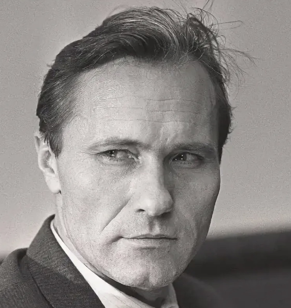 «Василий Шукшин. За 12 часов до смерти он нарисует свой финал на пачке сигарет...»