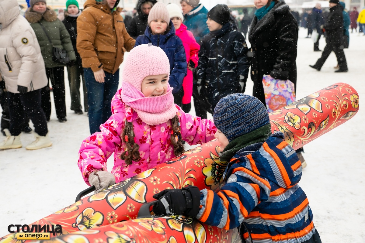    Петрозаводск с размахом отпраздновал Масленицу©Людмила Корвякова/ Столица на Онего