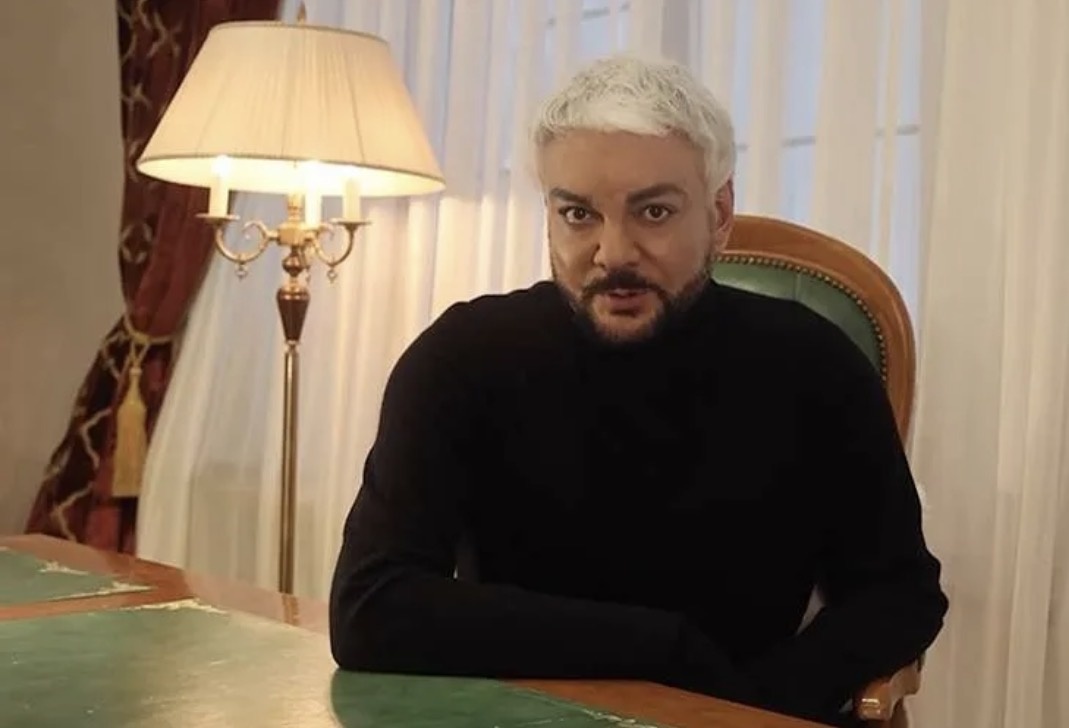 «Минус перья, плюс реальность: момент, когда Король понял — трон качается».