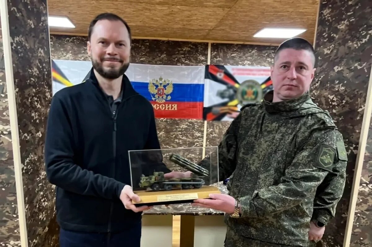    Виталий Королев вручил награды тверским артиллеристам в зоне СВО