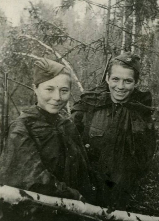 Н.В. Ковшова и М.С. Поливанова. 07.1942.