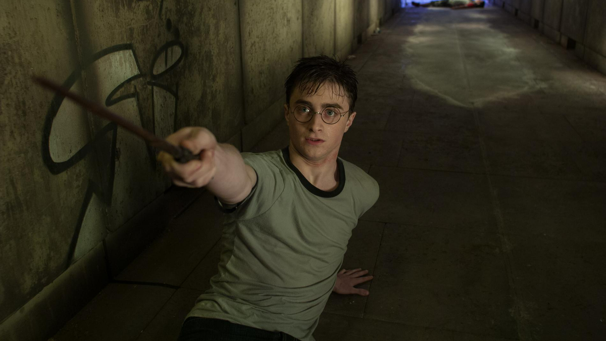    Дэниел Редклифф на съемках «Гарри Поттера и Ордена Феникса». Фото: Getty Images