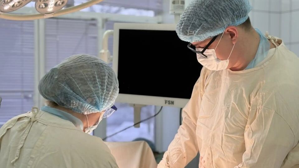    Хирурги, операция. Источник: t.me/gb2biisk