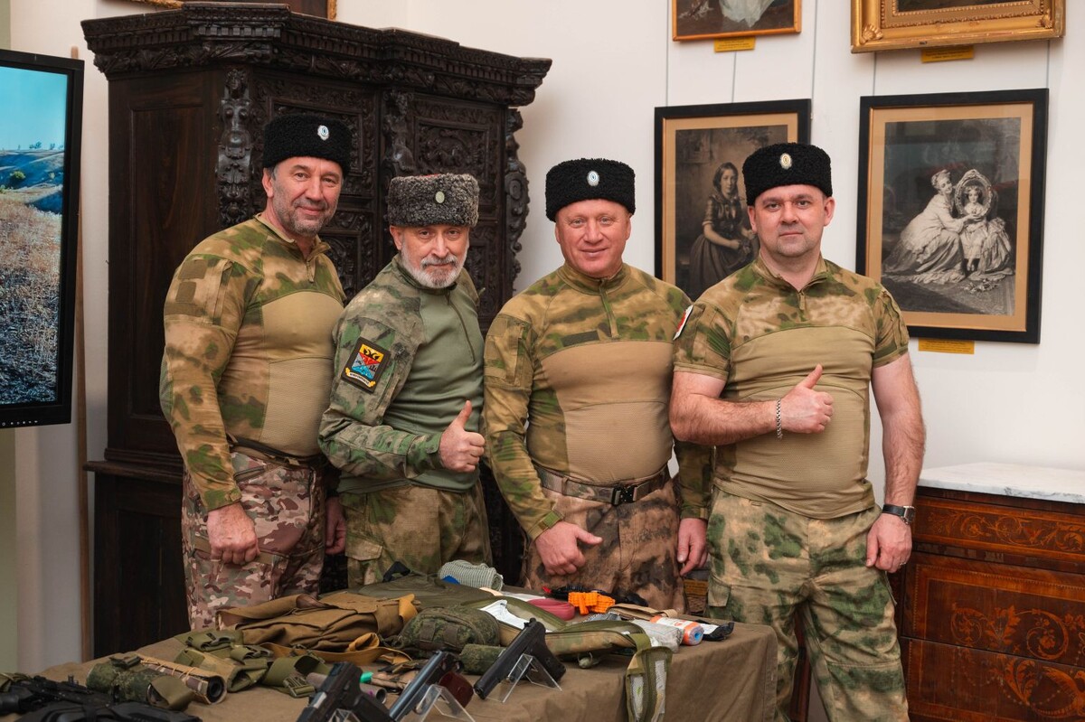 Новочеркасск. Сотрудники казачьей службы "Центр казачьих инициатив"