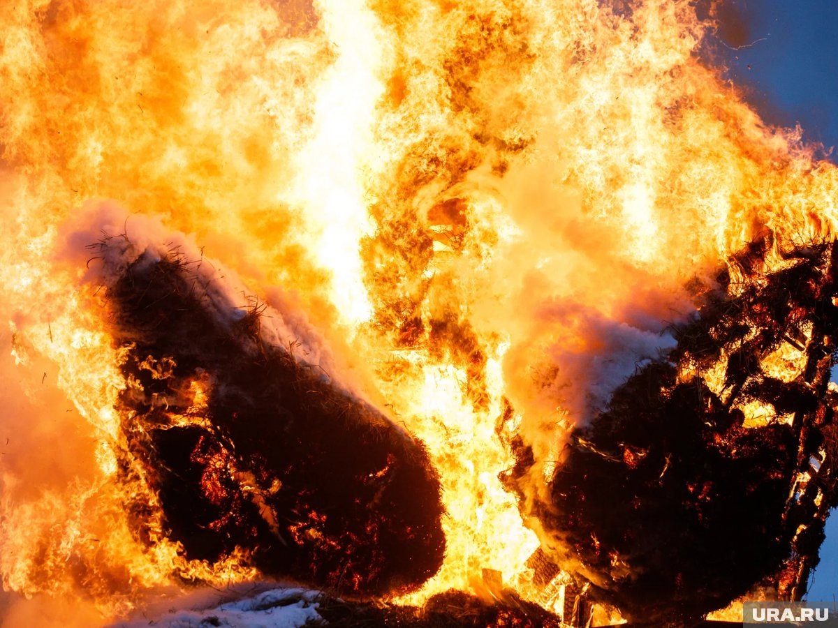     В этом году на Масленицу жгли «Каменный цветок»