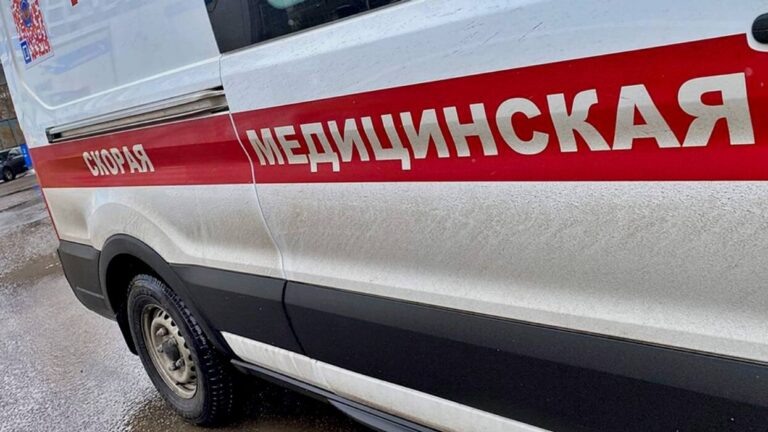    Иллюстрация к материалу: Дворник спас ребенка, выпавшего из окна в Петербурге: подробности инцидента