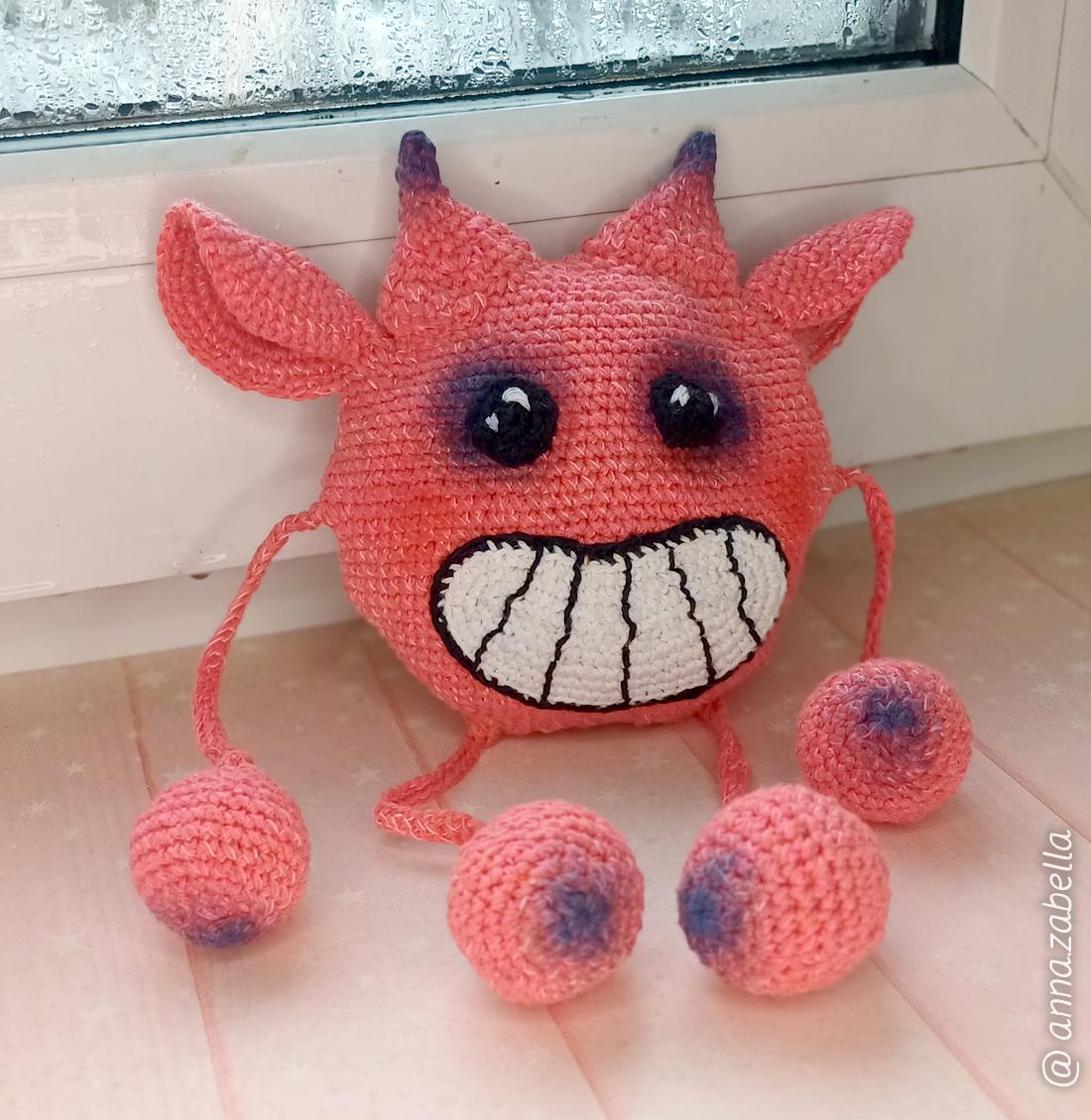 Уже продала через Озон все 3 штуки, которые связала =)