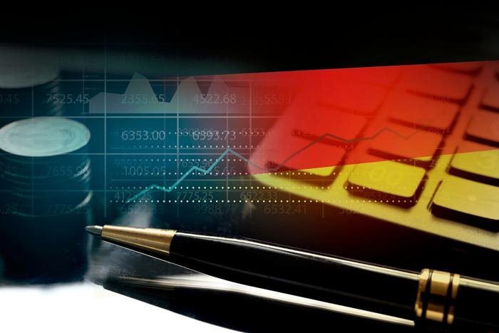 Обложка © Shutterstock / FOTODOM / janews