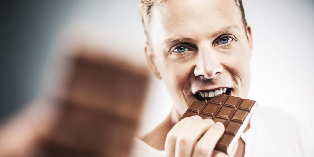 А едят ли настоящие мужчины настоящий шоколад?
