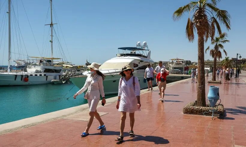     Туристы на причале в Хургаде. © РИА Новости. Павел Львов