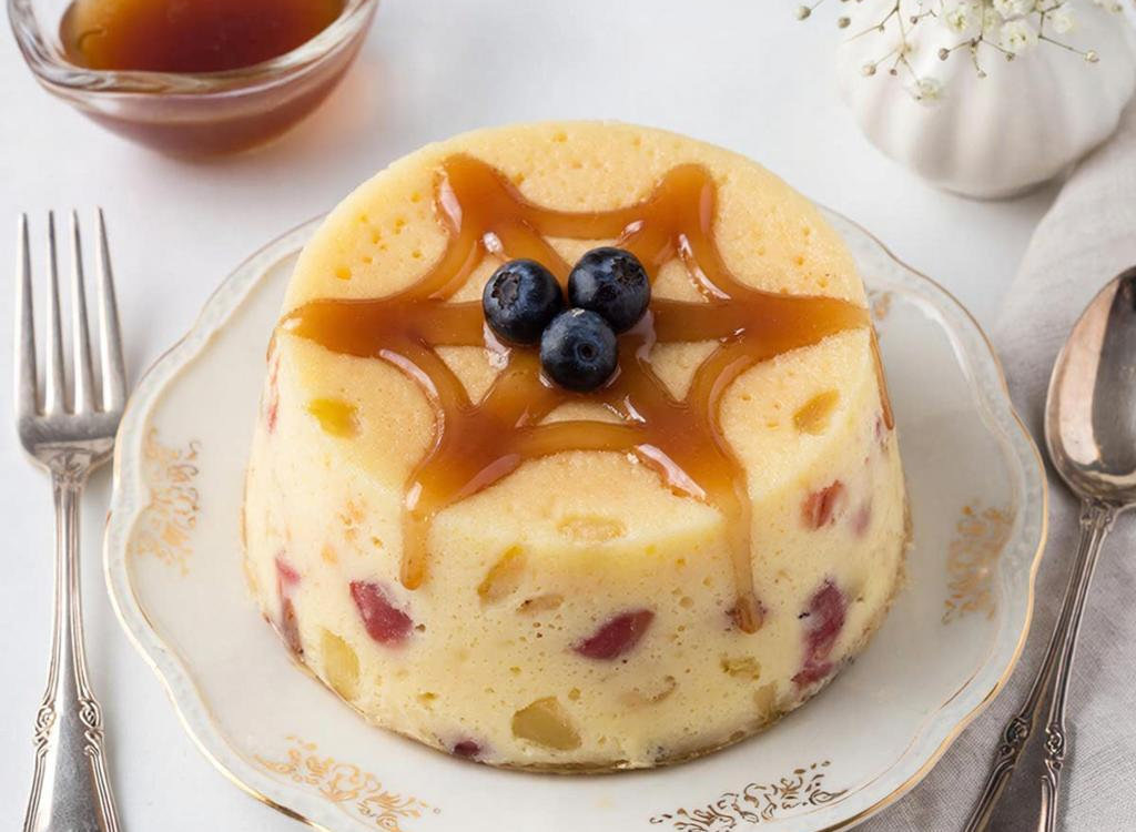 Сказочный десерт из творога с яблочной начинкой.   «Создано с использованием искусственного интеллекта».